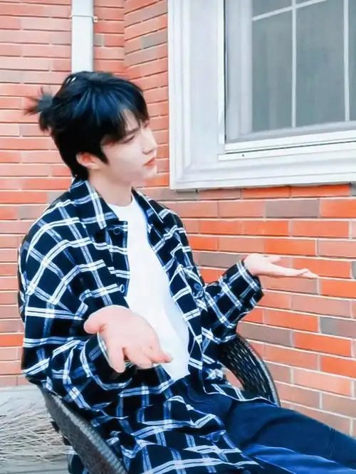 扎小啾啾的文哥