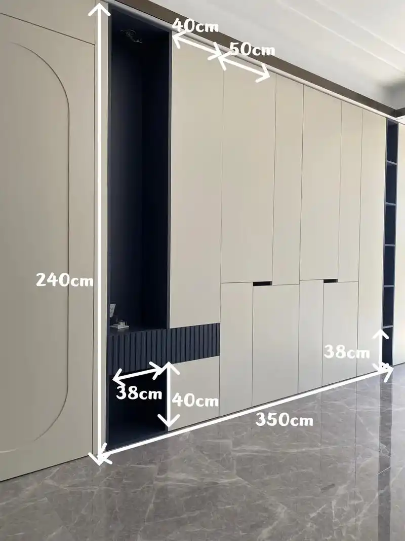 空间详解|沙发背景墙储物柜,颜值与实用.经常会有比较宽敞的客 - 抖音
