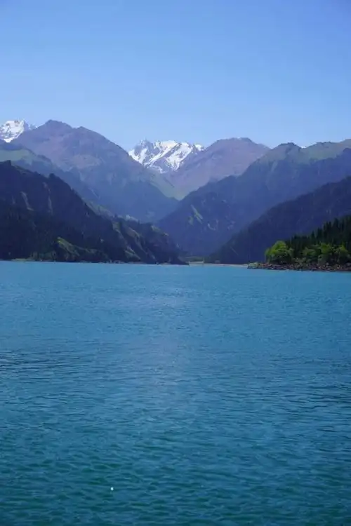 和我一同到大天池漫步乘船吧.