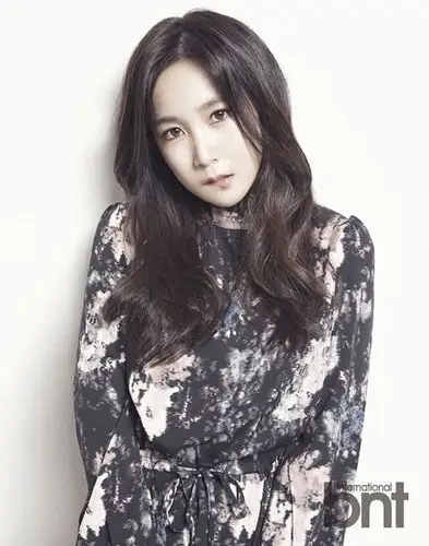 bnt新闻讯近日,韩国女子组合crayon pop成员cho a携手bntnews拍摄了一