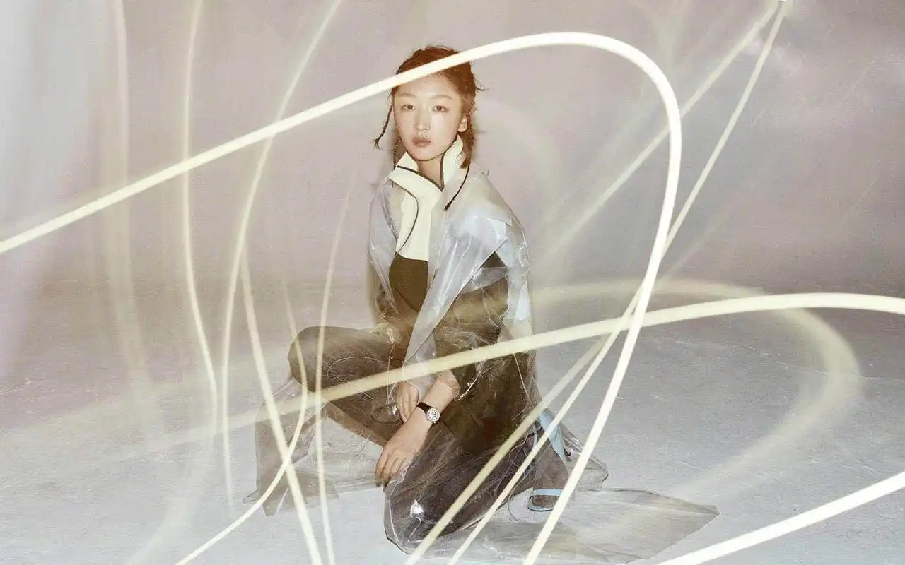 周冬雨性感时尚大片写真高清壁纸