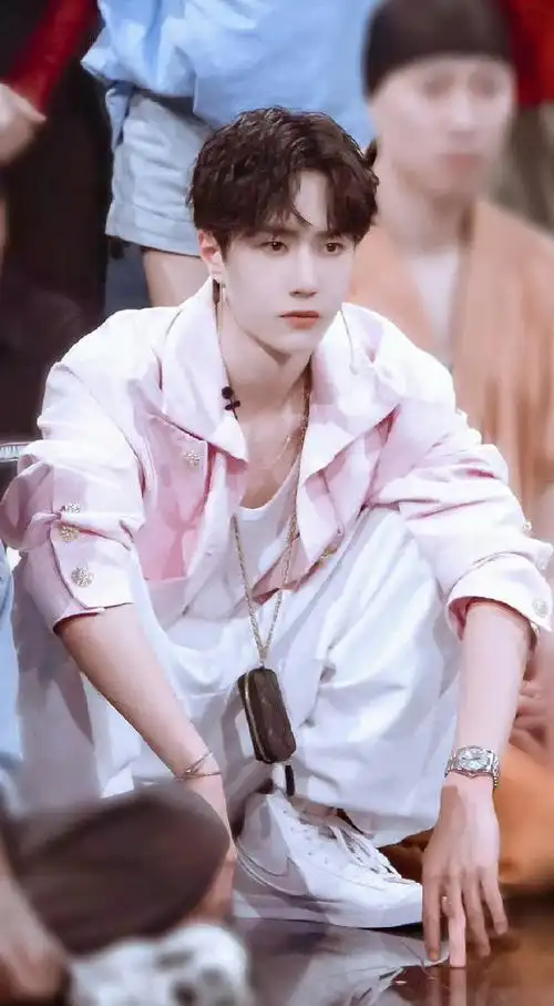 奶萌奶萌的小粉豹此人只应天上有,人间难得几回闻💚@uniq