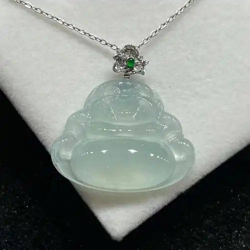 甜甜的冰晴翡翠佛公吊坠