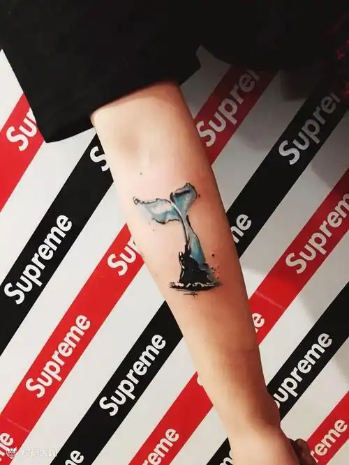 鲸鱼尾巴_纹身图案手稿图片_燕文的纹身作品集