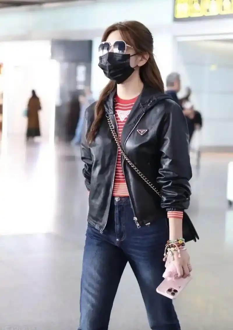 陈妍希亮相北京机场 这一组机场街拍,我很喜欢,超爱 这次街拍,陈妍希