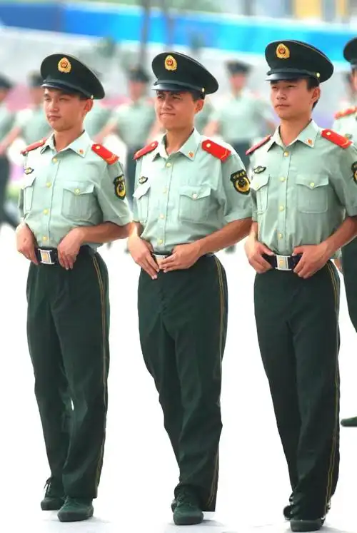 超帅的武警官兵 - 祁连山虎 - 祁连山虎博客