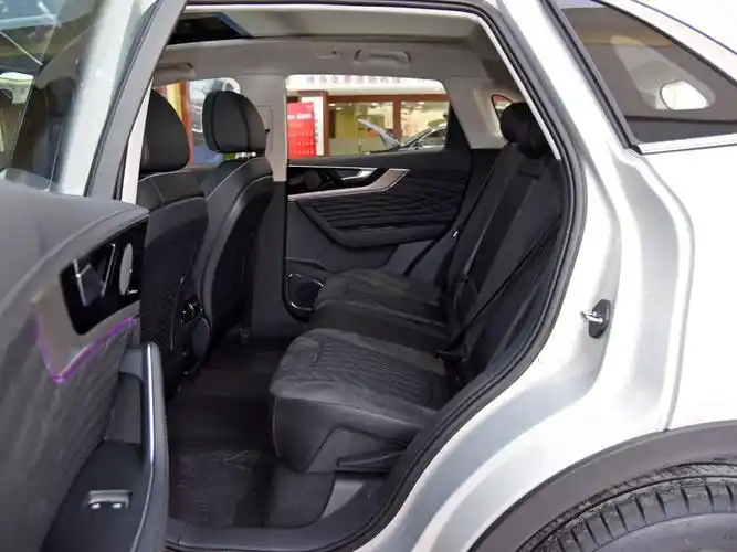 一汽红旗 红旗hs5 2022款 2.0t 智联旗享乐购版