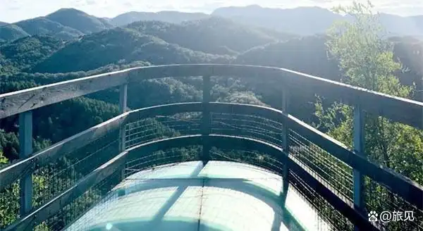北京玻璃栈道景区有15个之多,有的惊险刺激,有的风光无限