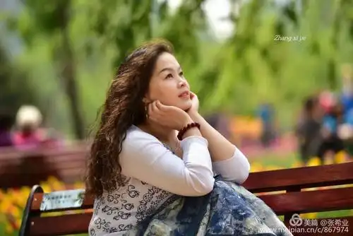 不求红颜知己,但愿红尘有你.摄影:张希业