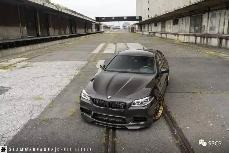 简洁的宝马m5改装案例欣赏!