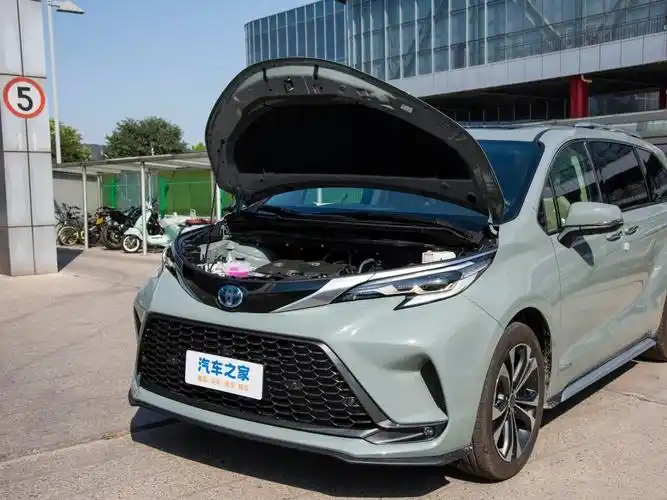 一汽丰田 格瑞维亚 2023款 2.5l混动 尊贵plus版