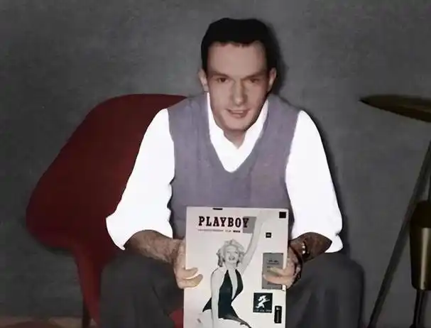 回顾海夫纳2000个女友把飞机改成空中夜店他的生活我的梦