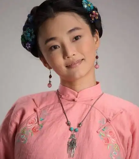 大剧《大秧歌》完美收官,剧中赵香月的扮演者演员刘芊含在剧中演技