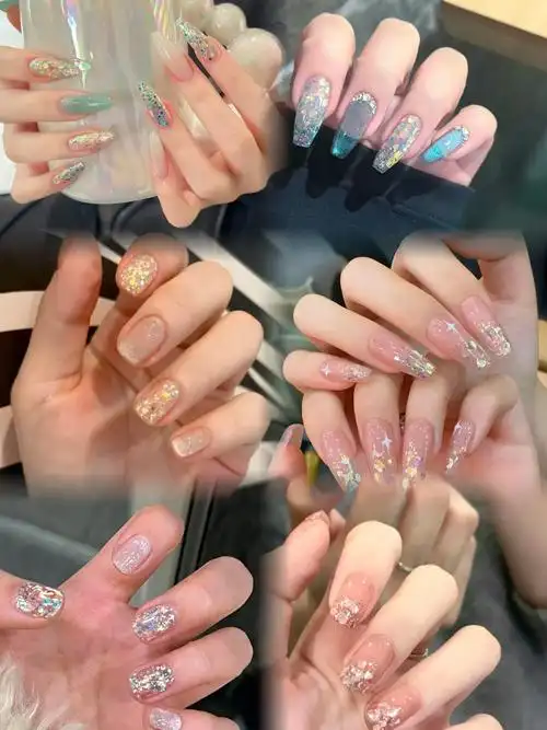 这个亮片的美甲也太闪了吧