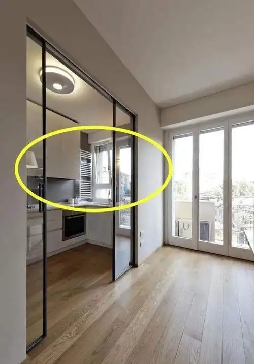 还在纠结厨房推拉门用吊轨还是地轨好时,看完你就知道该用哪个了