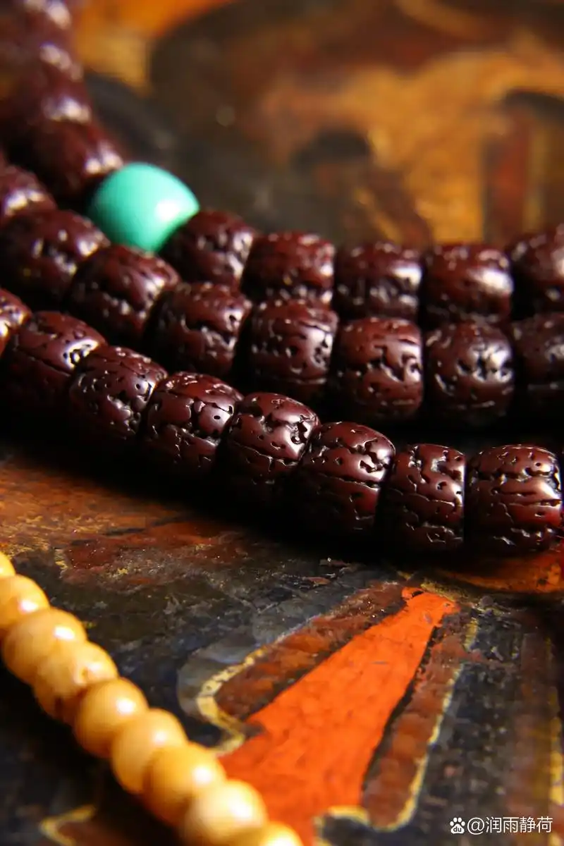 藏传老金刚菩提108佛珠念珠       典型藏切桩型,包浆油润,颜色漂亮