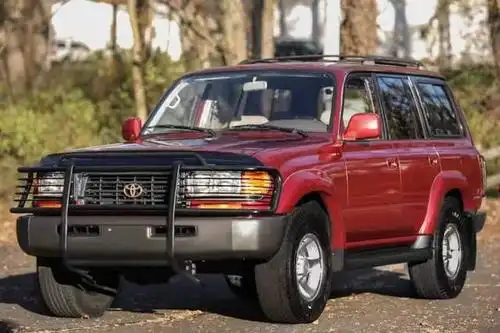 古稀之年竞风流——盘点丰田陆地巡洋舰70年发展历程_凤凰网汽车_凤凰