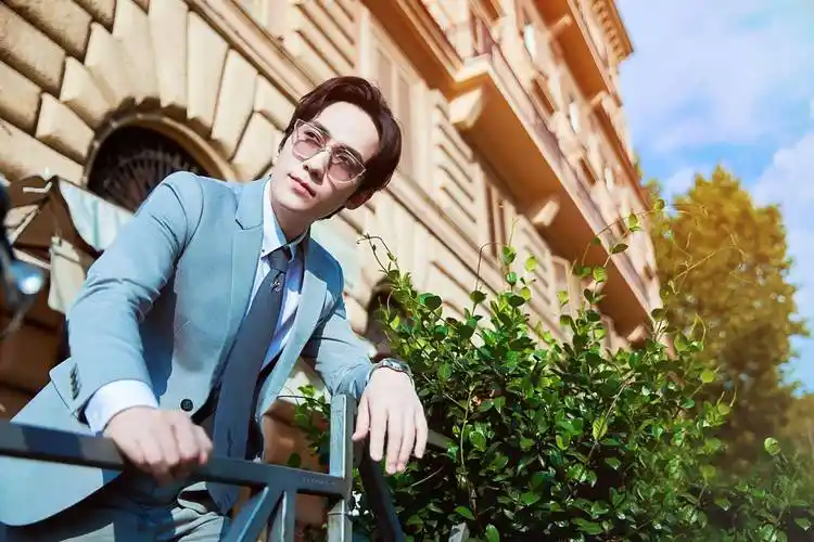 朱一龙隐婚生子,女子自夸御夫有术,网友:这样的老公还需要御?