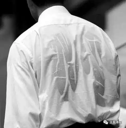 请人吃饭不如请人出汗但出现这几种汗情你就要注意