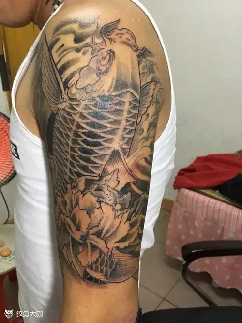 黑灰鲤鱼_纹身图案手稿图片_墨针缘的纹身作品集