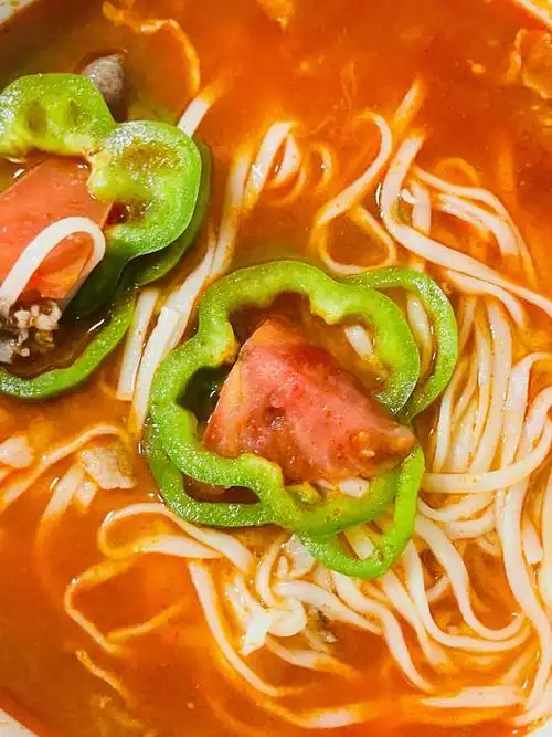 自己在家就能做的酸辣面