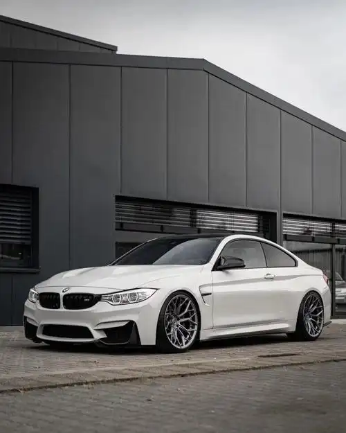 宝马f82 m4安装he1 gs极限凹轻量化轮毂_宝马m4社区_易车社区