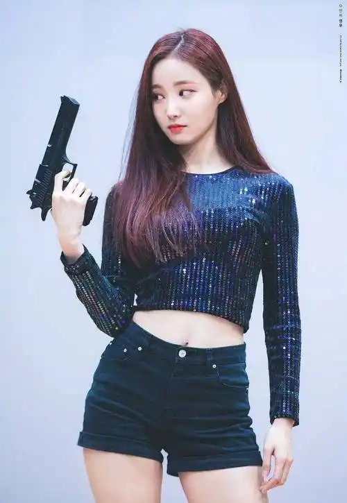 34岁李敏镐恋情曝光?女方曾是大势女团成员,两人年龄相差9岁