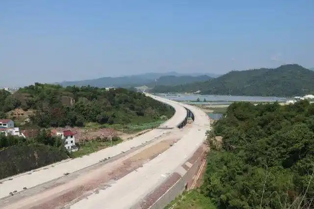 不一样的视角让我们掀开351国道的面纱