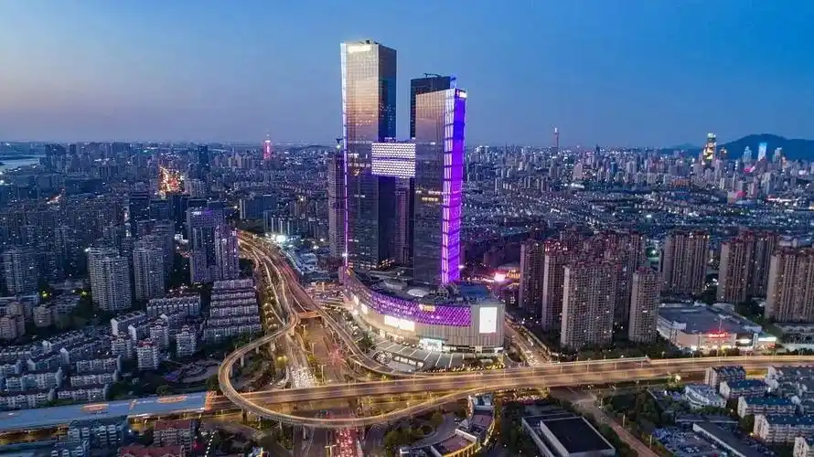 城市商圈全景| 探秘南京8大实力商圈,新街口"封神"-