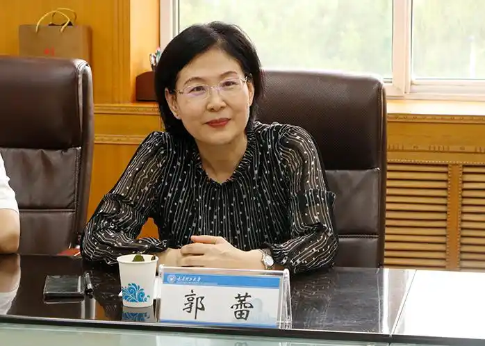 大同市人民政府副市长郭蕾一行来校调研