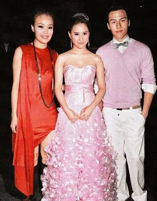 "顶级名媛"何超莲:苦恋吴克群,婉拒霍启山,年仅30身价400亿