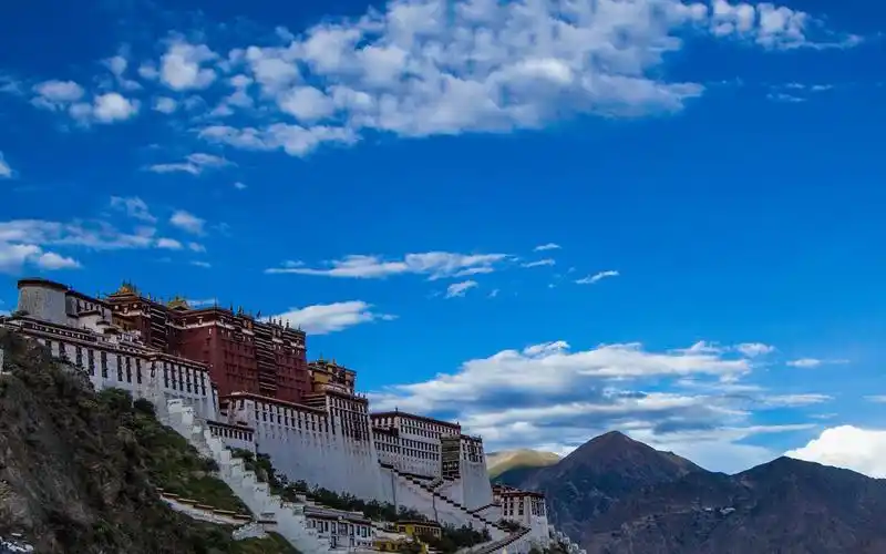 布达拉宫建筑风光图片桌面壁纸