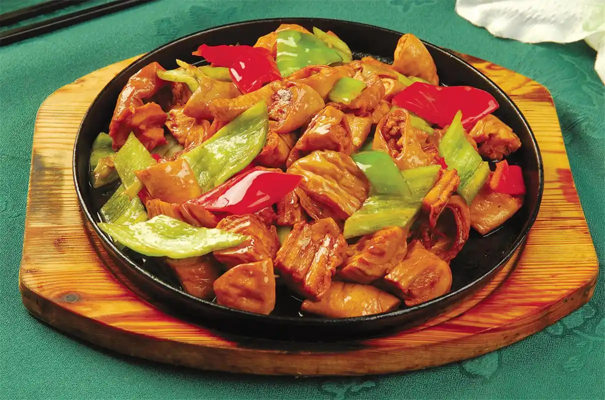 令人很有食欲的铁板菜,营养健康又不失美味 铁板肥肠