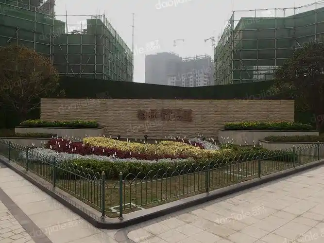 南岸区万科金域学府翰江一期3房148万