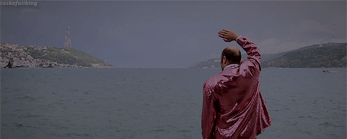 离别gif挥手gif河水gif伤感gif