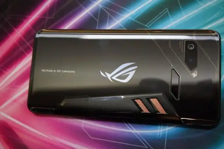 华硕rog phone游戏手机,网友:这才是真正的游戏手机!