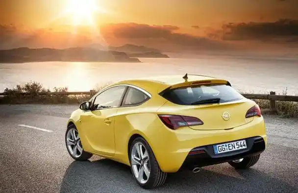 雅特j型还有个敞篷版的变种——opel cascada.(完)回顾:欧宝威