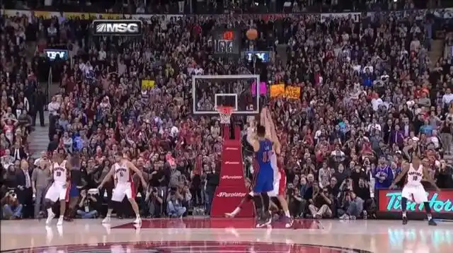 林疯狂时期的杰作!林书豪弧顶三分绝杀猛龙