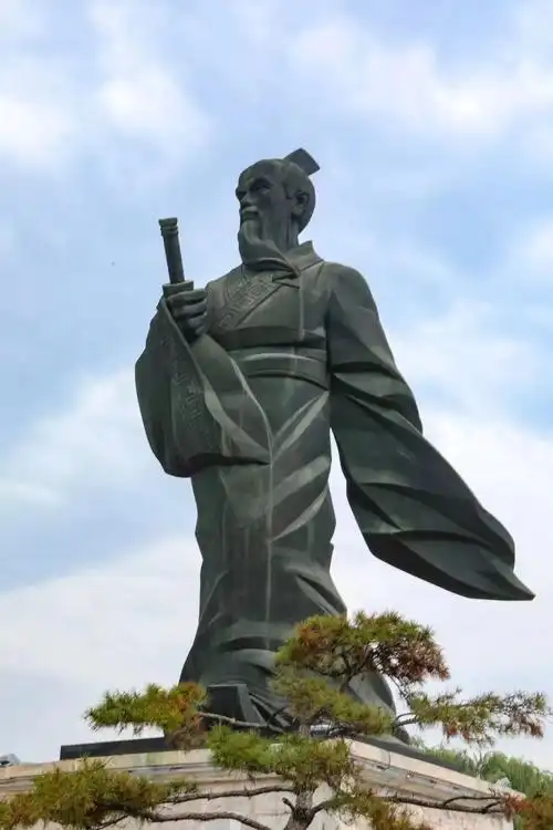 这里曾是齐国故都,三千年前周天子分封,姜尚在营丘(今临淄)创建齐国