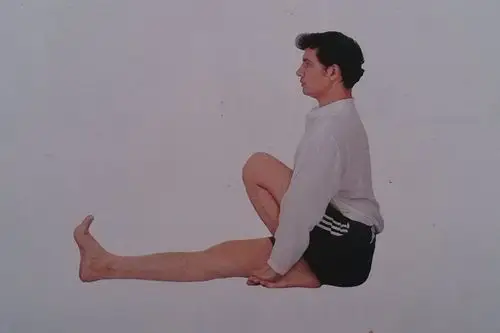 印度瑜伽胸部保健圣哲玛里琪第三式