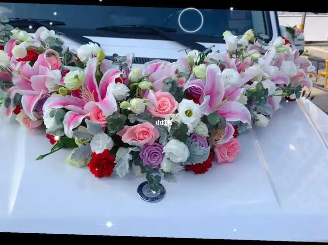 婚礼花车粉色百合花车百年好合
