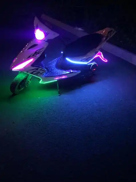 从外形上来看,这款车与雅马哈的鬼火还是有着几分相似的.