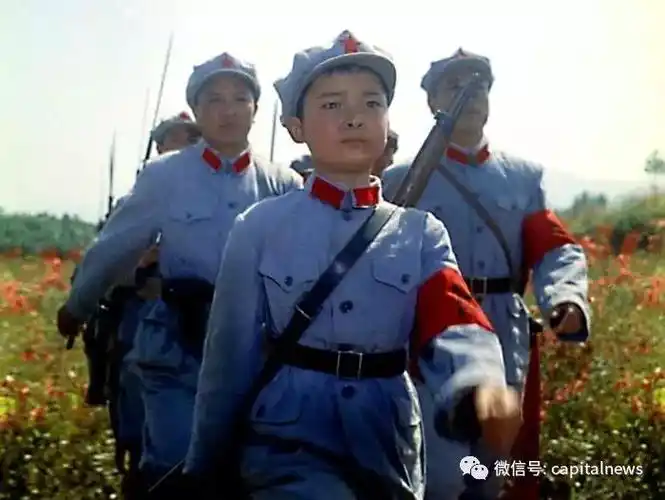 《闪闪的红星》剧照