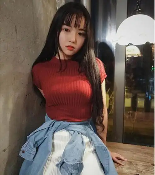 2,跑步总是抖胸大的妹子穿衣服总是很显胖,上围太大