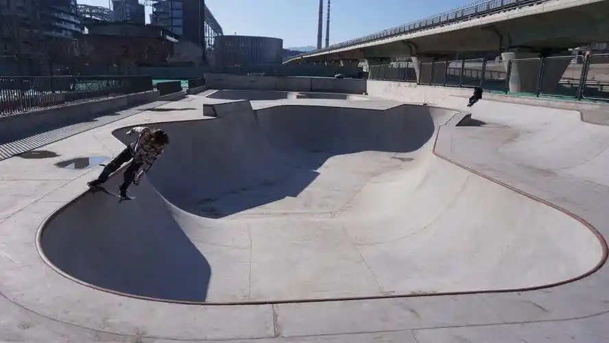 滑板场地施工_极限运动场地设计_滑板公园建造_盐城天人极限运动场地