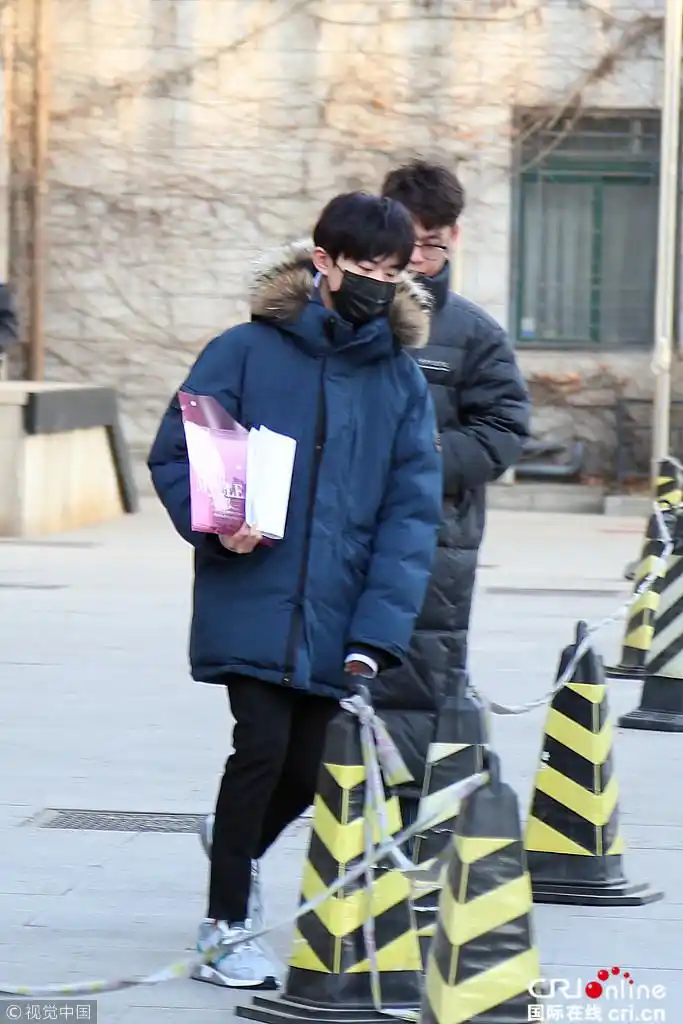 2018艺考:易烊千玺低调现身中戏复试