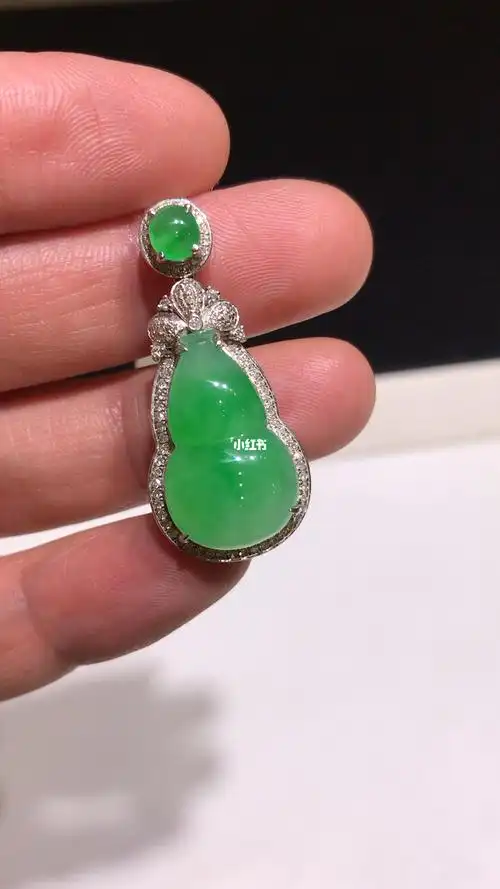 翡翠葫芦18k金镶嵌