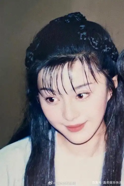 范冰冰一组片场旧照曝光,20岁的青涩范爷.