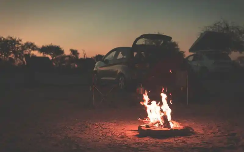 白噪音两小时露营篝火户外火堆燃烧白噪音睡眠休息作业用环境音