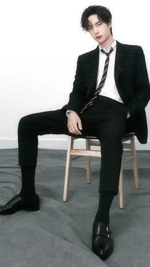 uniq-王一博你好,看看腿#王一博